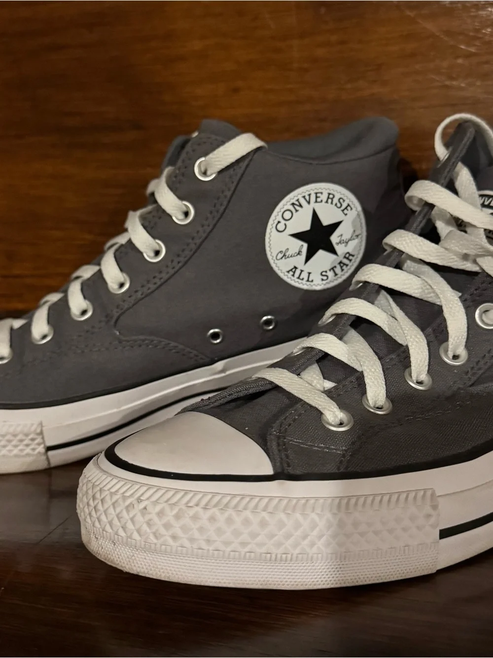 Converse Mens All Star Mid High Shoes Size 11.5